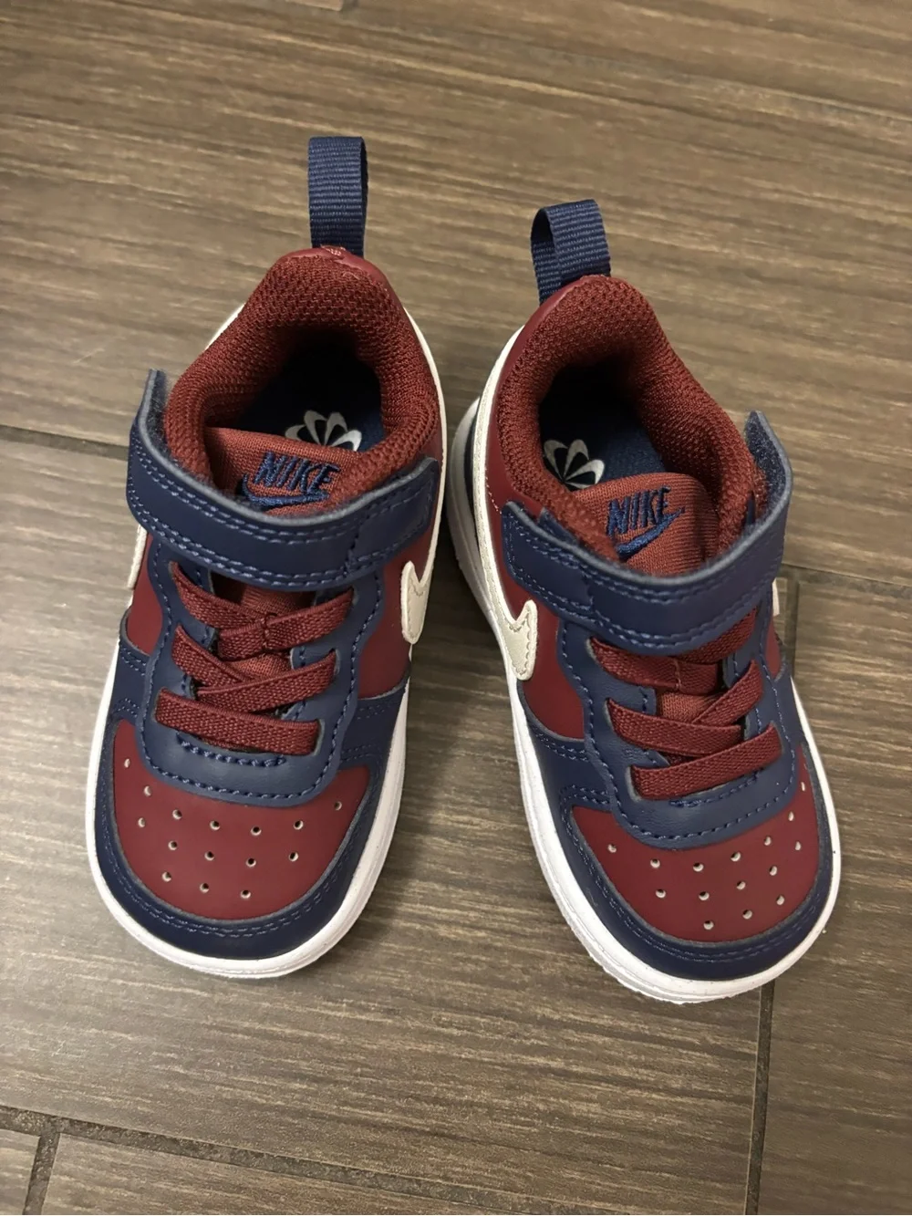 Nike Kids Navy and Burgundy Sneakers with White Swoosh NWOT TODDLER SIZE 5
